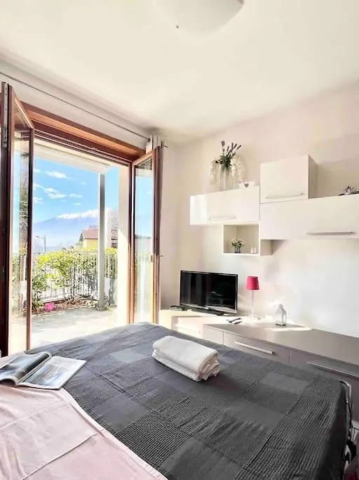 Casa Sonia - Modern Apartment With Pool On Lake Como Gera Lario